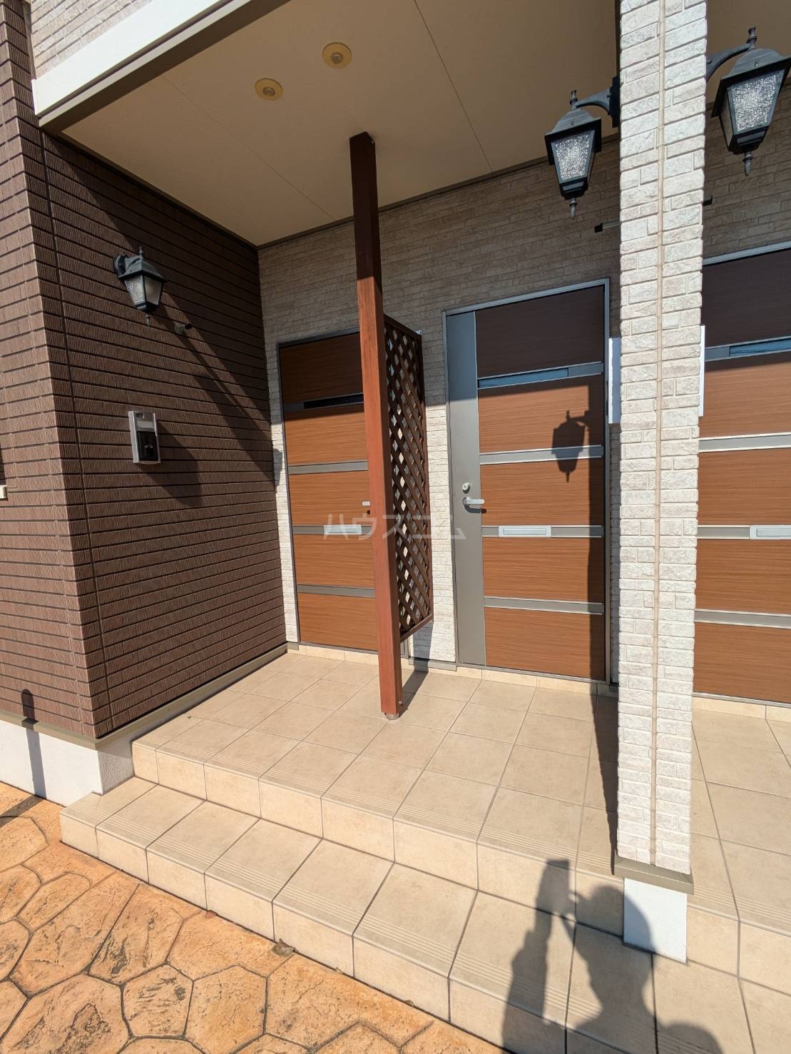 26/30 エントランス