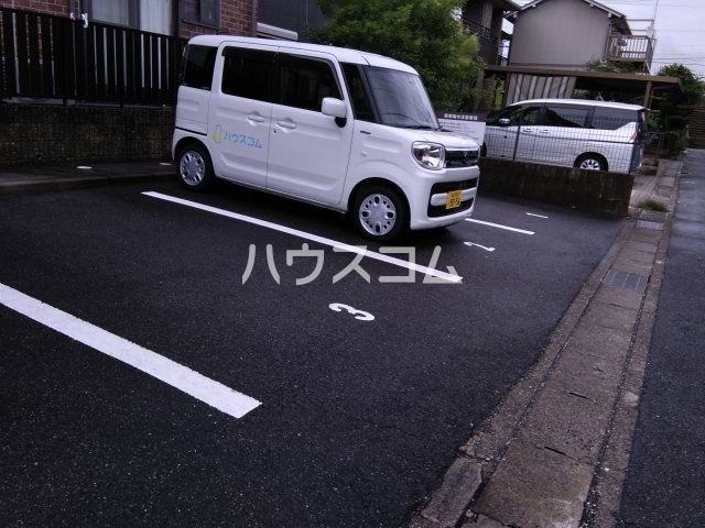 20/29 駐車場