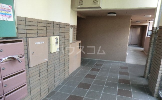 2/4 エントランス