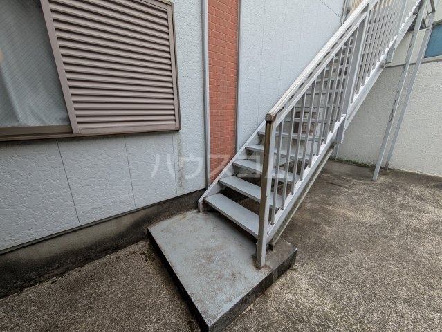 21/30 エントランス