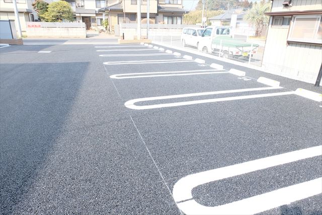 22/28 駐車場