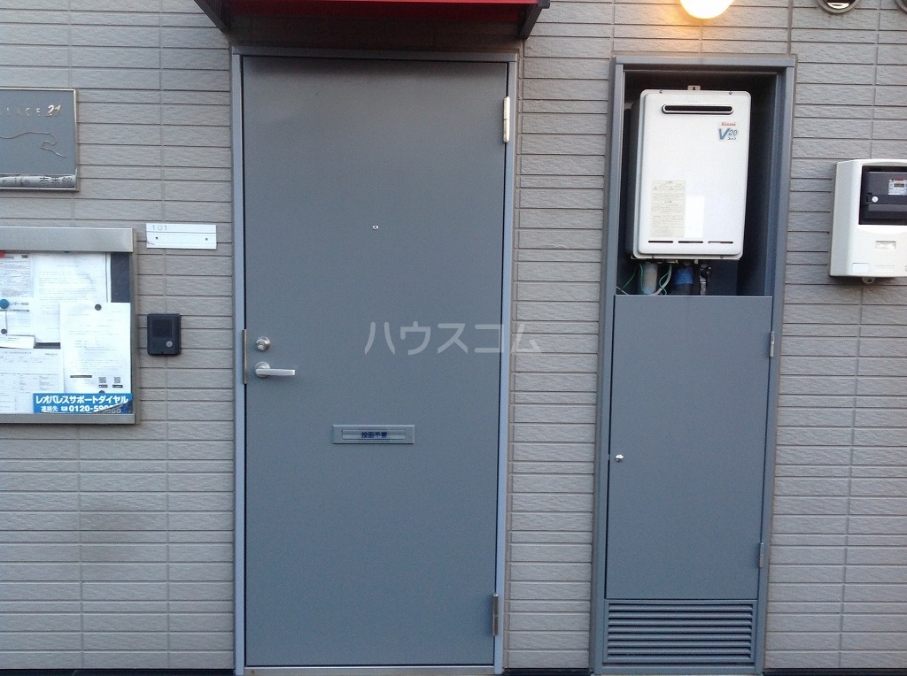 15/19 エントランス