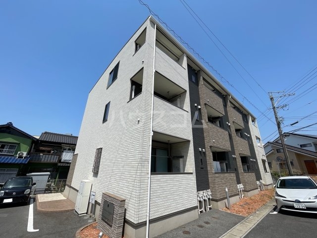 2/4 外観