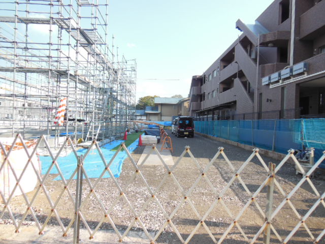 16/27 エントランス