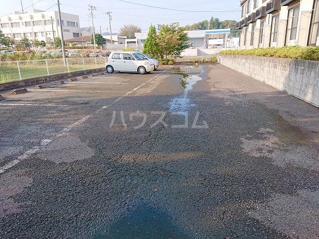 14/17 駐車場