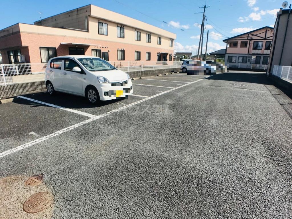 14/17 駐車場