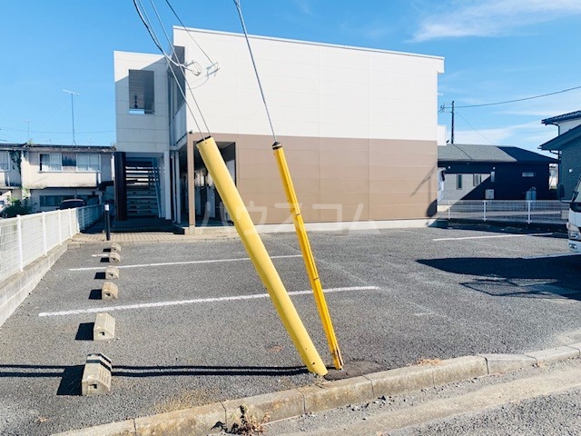 13/16 駐車場