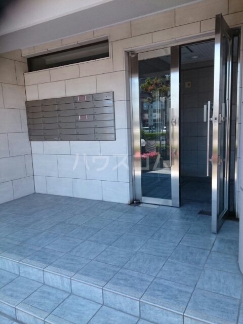 15/27 エントランス