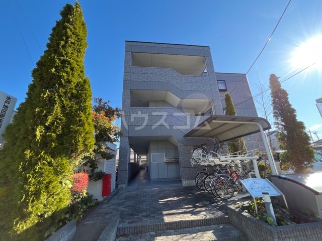 14/22 エントランス