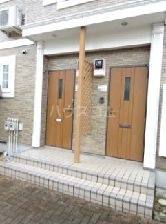 13/22 エントランス