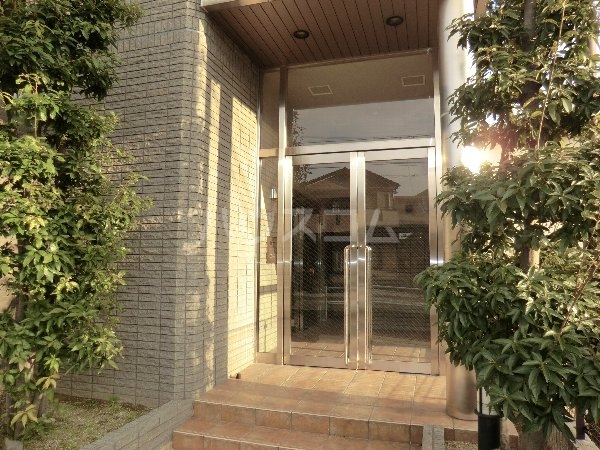 21/27 エントランス