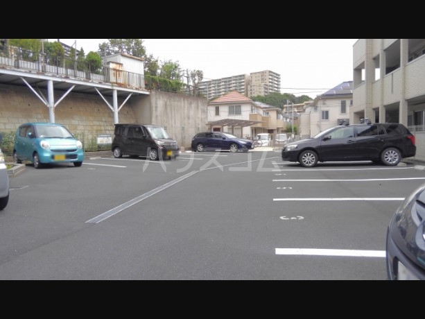 14/22 駐車場