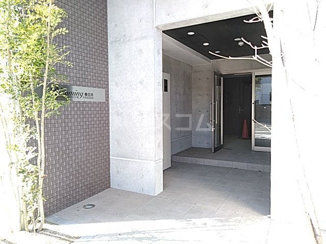 28/30 エントランス