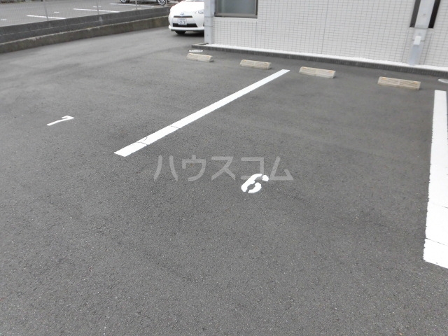 20/29 駐車場