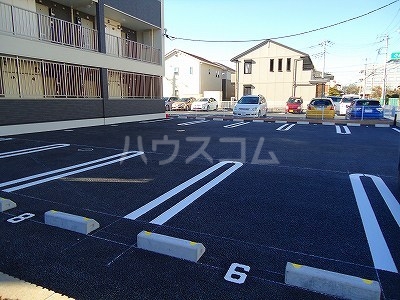 2/6 駐車場