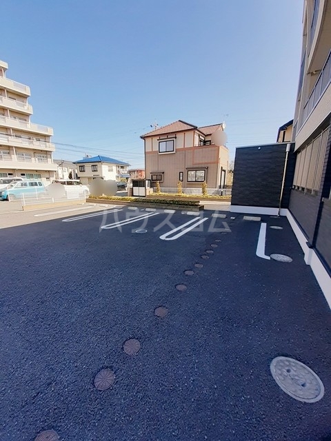 27/30 駐車場