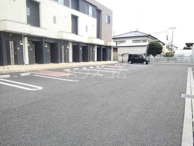 14/21 駐車場