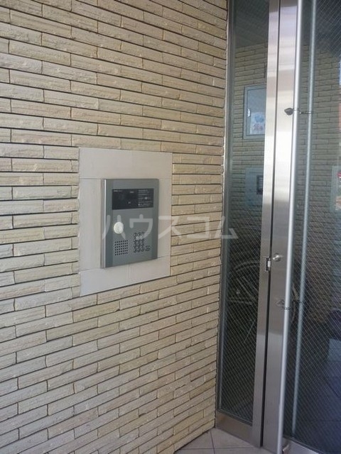 14/20 エントランス