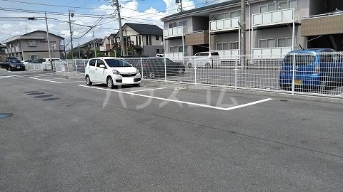 22/28 駐車場