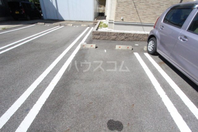 23/30 駐車場