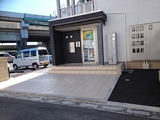 14/23 エントランス