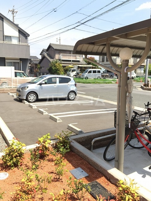 23/30 駐車場