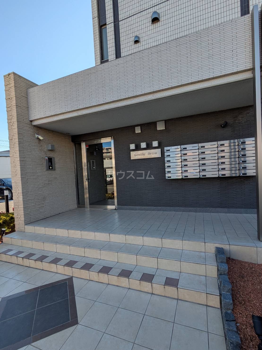 23/29 エントランス