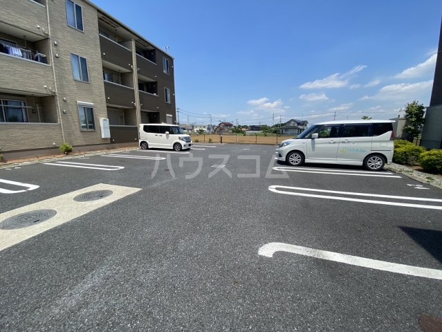 23/30 駐車場
