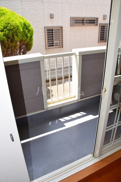 18/28 バルコニー