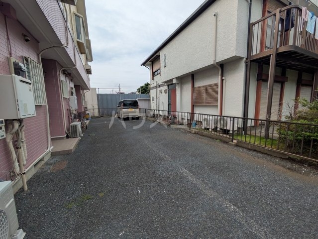 25/28 駐車場