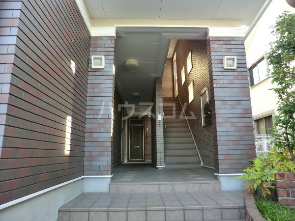 21/29 エントランス