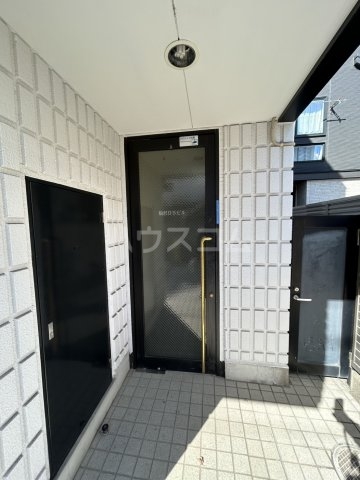 22/30 エントランス