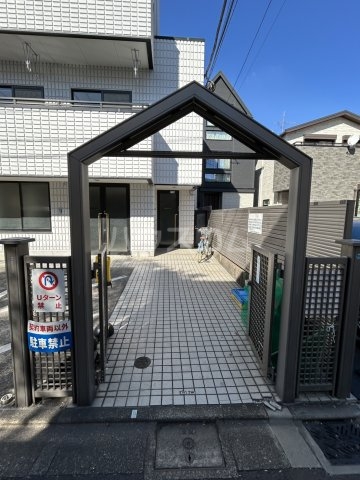 23/30 エントランス