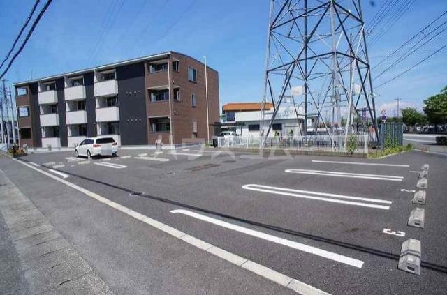 21/26 駐車場