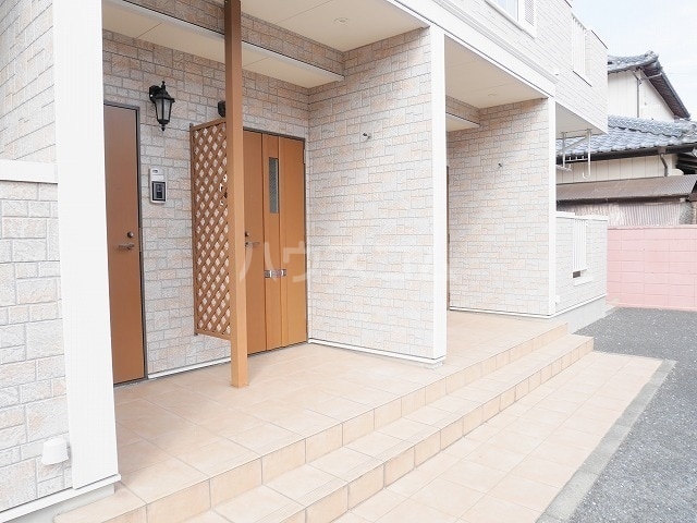 13/20 エントランス