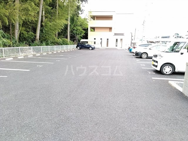 25/30 駐車場