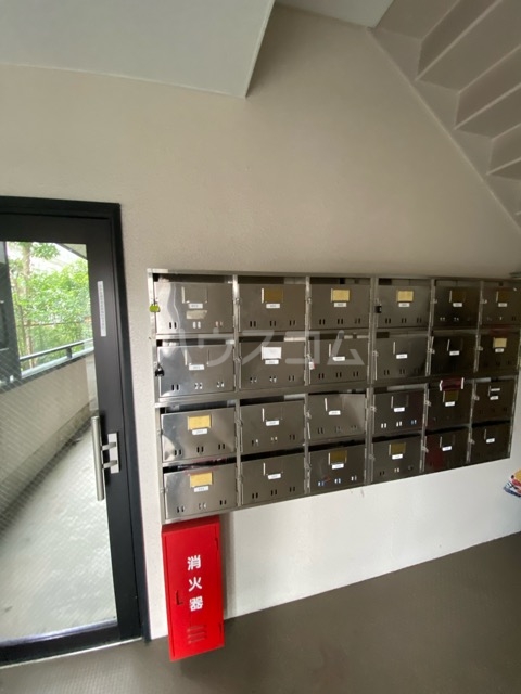 28/30 エントランス