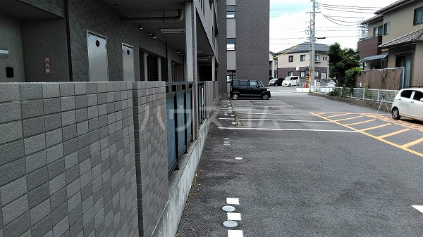 28/30 駐車場