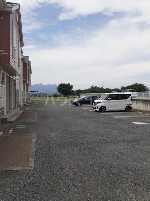 27/30 駐車場