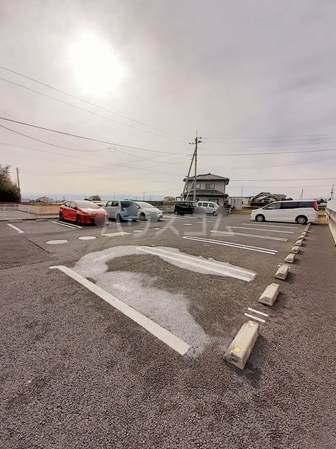 26/28 駐車場