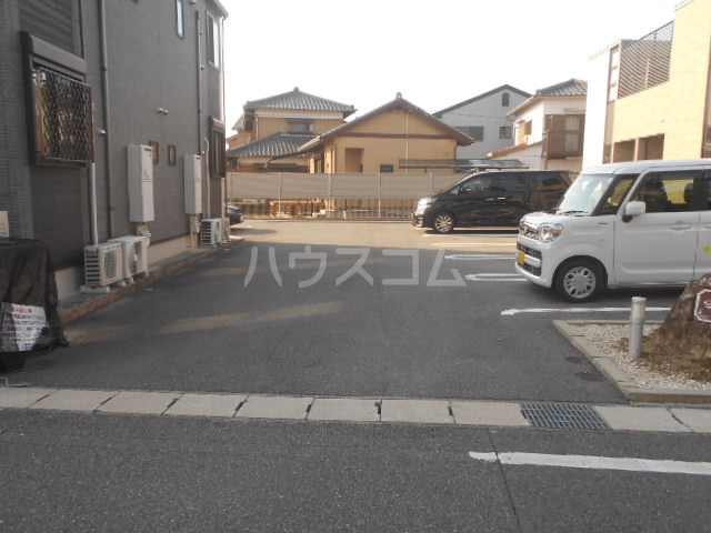 2/3 駐車場
