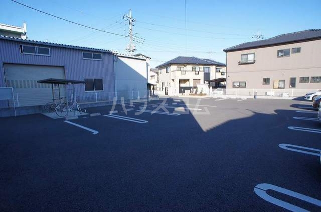 16/25 駐車場