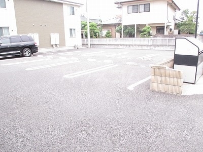 16/27 駐車場