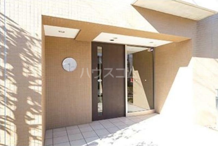 22/30 エントランス