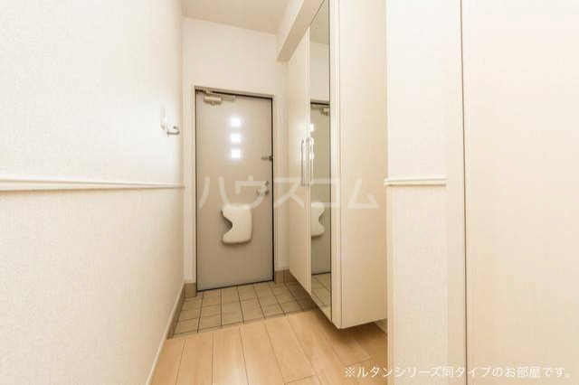 14/22 エントランス