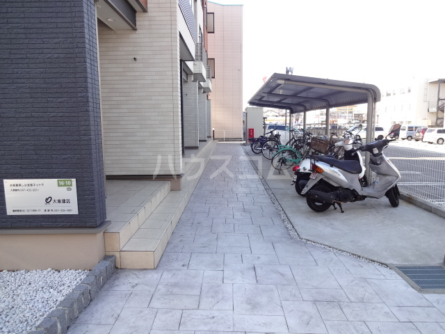 13/23 エントランス