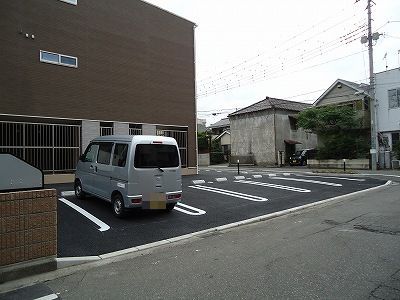 15/15 駐車場