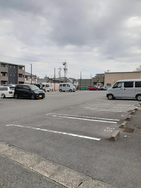 22/30 駐車場