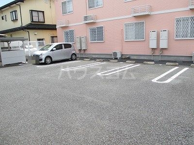15/27 駐車場