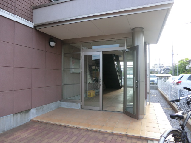 19/27 エントランス